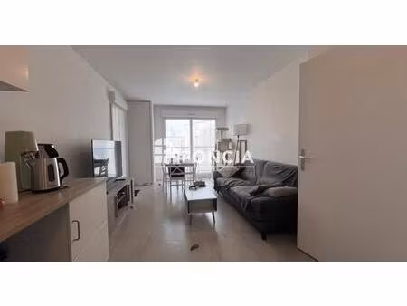 super t2 avec balcon  amiens quartier sud hopital et campus