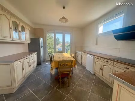 appartement meublé trois chambres à vic-en-bigorre