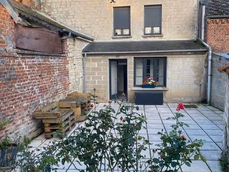 à louer maison en pierre entièrement rénovée  cuisine demi équipée  chauffage central à pe