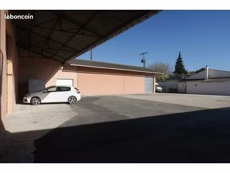 local d’activité professionnelle de 360 m2 / entrepôt / stockage / activité / aire de reto
