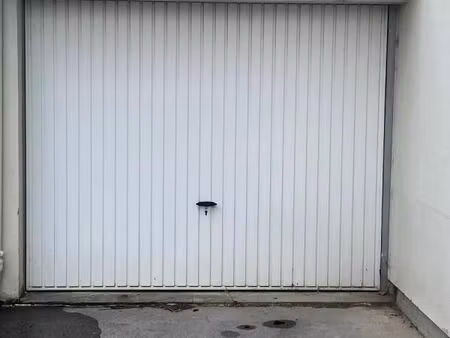 parking bourg de peage