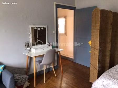 immeuble 10 pièces 143 m²