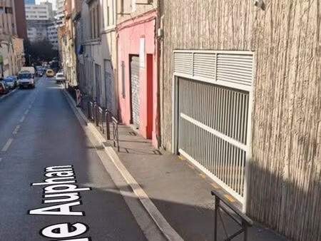 place a loué dans résidence caméra