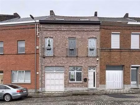 spacieuse maison de rangée