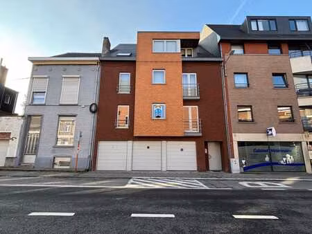 bel appartement 3 chambres de +-120m² avec terrasse et garag