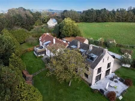 elegant appartement avec terrasse  dans un habitat groupé