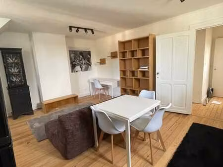 lumineux appartement 1 ch dans maison de charme!