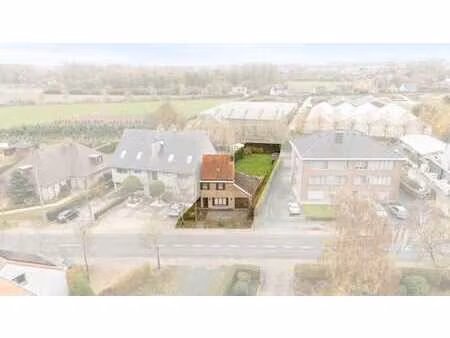 à vendre à meise  projet de rénovation.