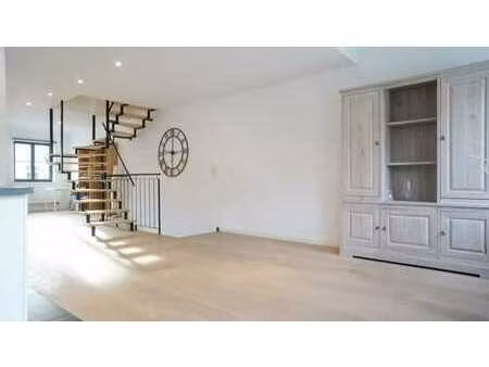 beau duplex 2 chambres au centre de wavre - 138 m2 - peb b