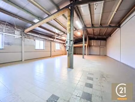 entrepôt 269 m²!