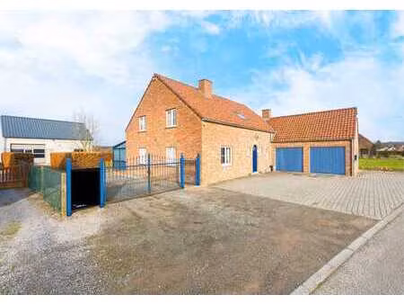 villa 4 façades avec atelier professionnel de 120 m²