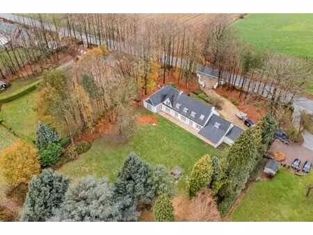 villa d'exception de près d'un hectare à plancenoit