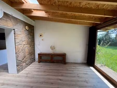 studio 3pièces libre  lumineux.