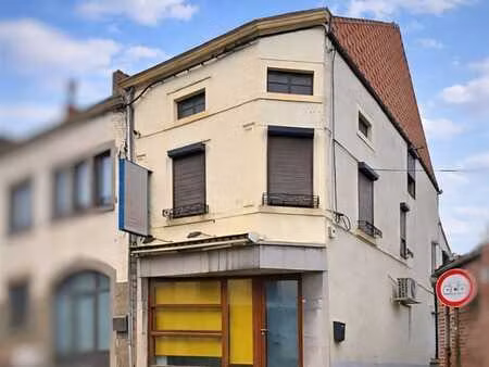 maison avec rez commercial - 3ch - grenier amenageable