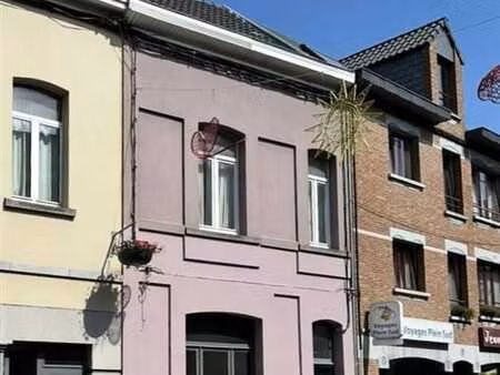 maison centre ville à révover avec cour - centre ville