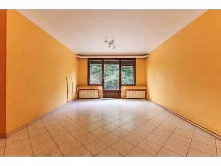 appartement 3 chambres avec parking à vendre sur charleroi