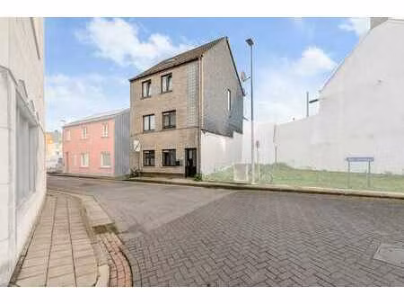 kleinschalige opbrengsteigendom bestaande uit 2 apparteme...