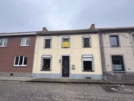 belle maison de +/- 130 m²  3 chambres  jardin  2 garages