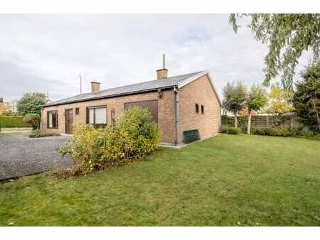 open bebouwing op mooi perceel in rustige wijk.