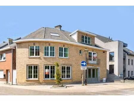 belle maison avec 4 chambres près du centre.