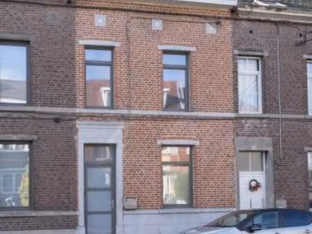 belle maison (180m²) unifamiliale avec 3 chambres et jardin