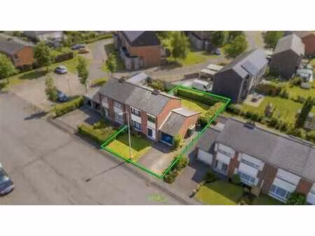 maison 3 façades idéalement située à templeuve