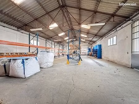 local industriel 200 m²