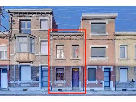 maison 2(3)ch avec cour! a voir!!