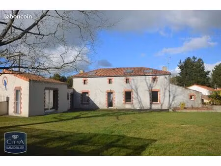 longère 7 pièces 150 m²