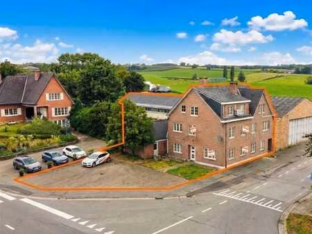 immeuble mixte – 405 m² bâtis – bureaux + habitation – parki