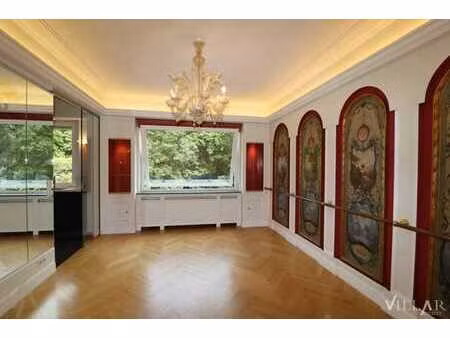 elegance et serenite au coeur du vert-chasseur