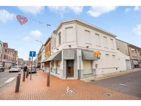 spacieux immeuble mixte commerce et habitation déalement