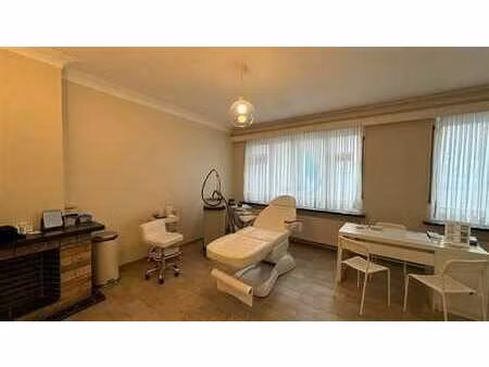 superbe rez-de-chaussée située sur la limburg stirum