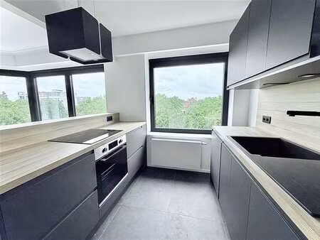 magnifique apt rénové de 2 ch! a visiter!!!