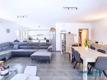 bel appartement 2 chambres au rez-de-chaussée avec jardin