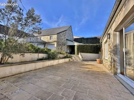 maison 7 pièces 230 m²