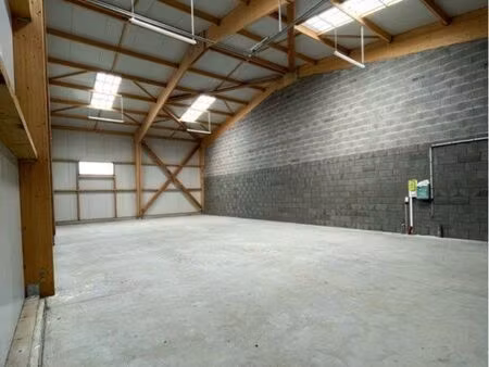 local à louer 200 m2