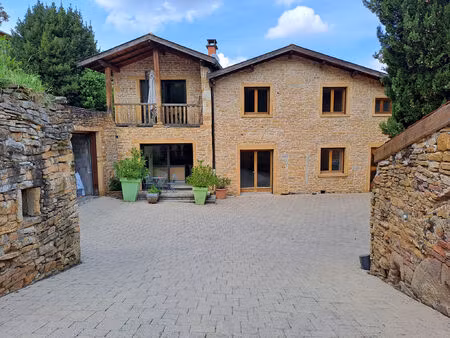 vente maison 6 pièces 215 m² poleymieux-au-mont-d’or (69250)