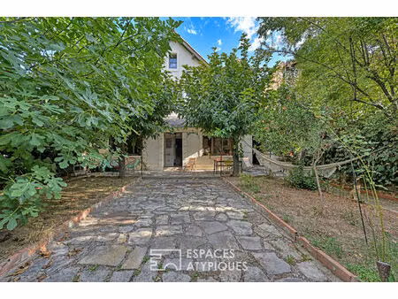 les aubes  superbe maison des années 20 avec jardin