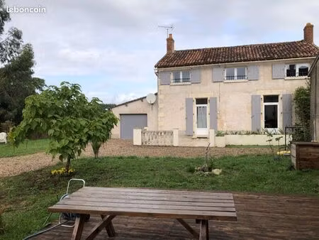 maison 120 m² en campagne – sans vis-à-vis  jardin arboré – pindray