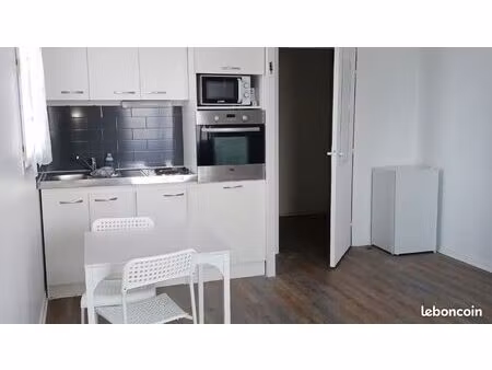 studio 1 pièce 27 m²