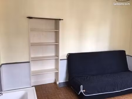 chambre proche du vieux château à laval