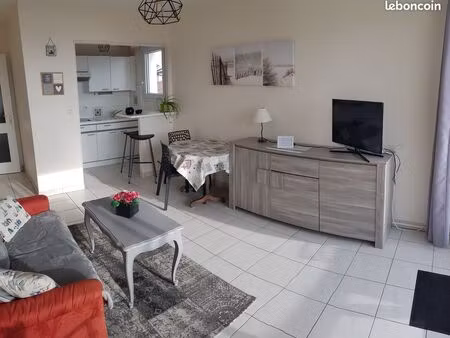 2 pièces ensoleillé vue mer et balcon