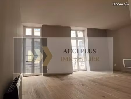 studio 1 pièce 33 m²