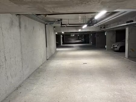 parking sécurisé à louer - proche de paris
