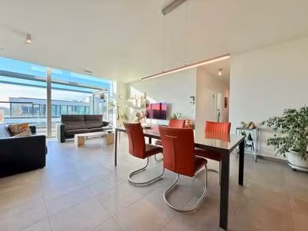 penthouse avec garage et grande terrasse ensoleillée !