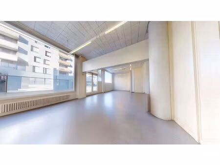 local commercial grenoble 116 67 m2
