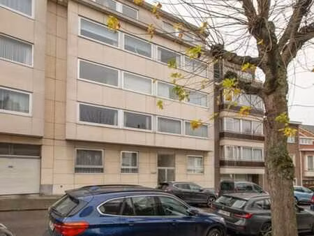 appartement/studio au rez-de-chaussée avec grande terrasse