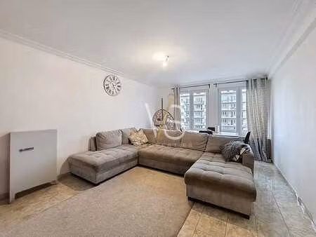 bel appartement 2 chambres avec terrasse!