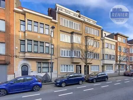 a vendre en viager à ixelles: appartement 1 chambre avec gra